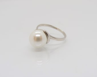 Vintage Sterling Silver White Pearl Ring Size 6