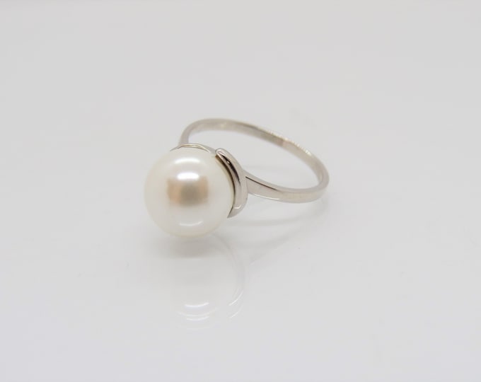 Vintage Sterling Silver White Pearl Ring Size 6
