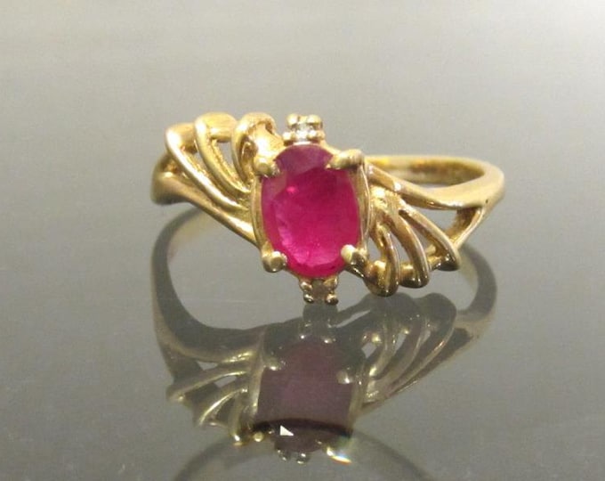 Vintage 14K Solid Yellow Gold 1.0ct Ruby & Diamond ring Size 9.75