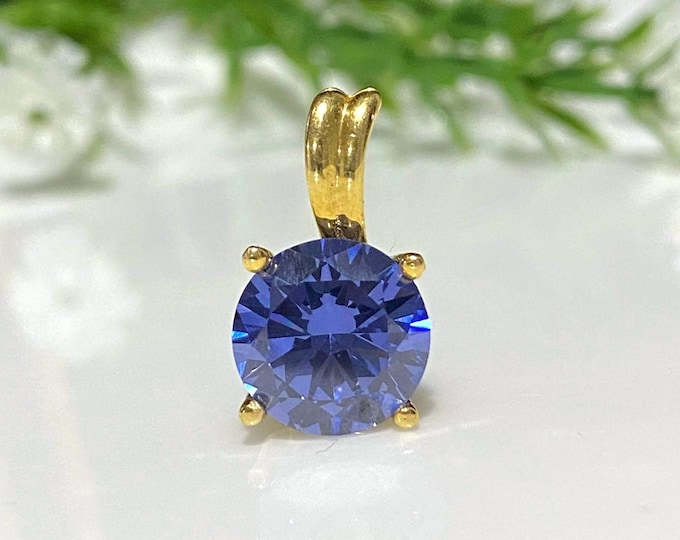 Vintage 18K Solid Gold Tanzanite Solitaire Pendant 10MM