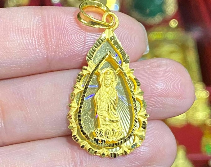 Vintage 24K Solid Yellow Gold Kwan-yin Guan Yin Buddha Diamond cut Pendant. Mat Phat Ba Quan Am.