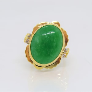 Vintage 18K Solid Yellow Gold Green Jadeite Jade & White Topaz Ring Size 7