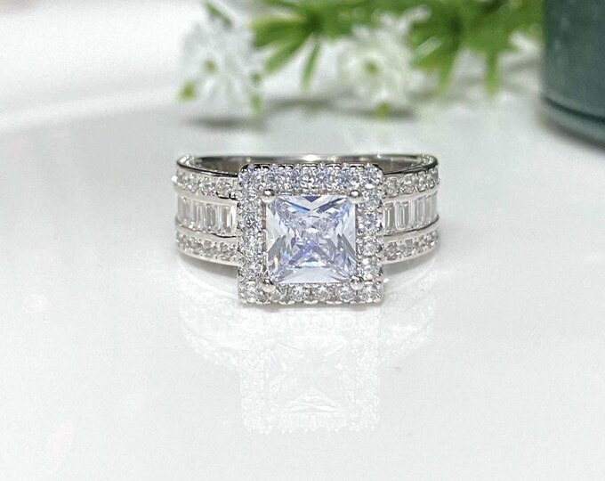 Vintage Sterling Silver Princess cut White Topaz Engagement Ring Size 7