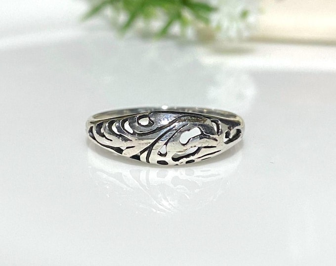 Vintage Sterling Silver Filigree Dome Ring.