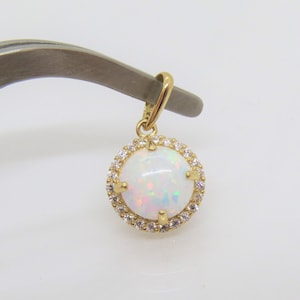 Vintage 14K Solid Yellow Gold Round cut White Opal & White Topaz Pendant