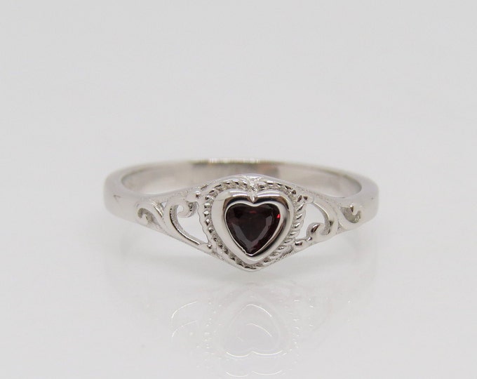 Sterling Silver Garnet Heart Filigree Ring Size 6