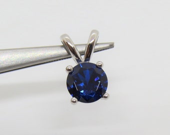 Vintage Sterling Silver Round cut Blue Sapphire Pendant