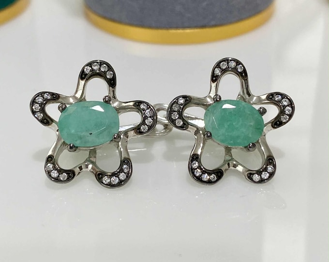 Vintage Sterling Silver 2.42cts Natural Oval cut Emerald & Sapphire Flower Earrings.
