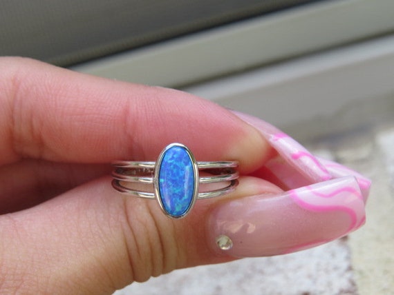 Vintage Sterling Silver Blue Opal Ring. - image 6