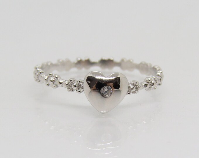 Vintage Sterling Silver White Topaz Heart Thin Band Ring.
