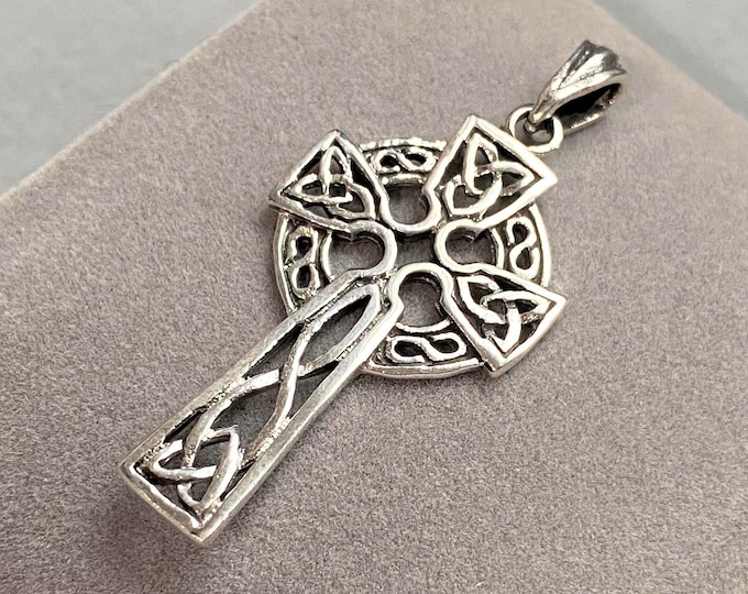Vintage Sterling Silver CELTIC Cross Pendant.