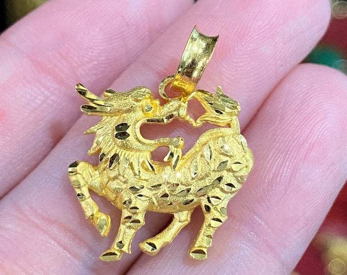 24k Pure Gold 3D Diamond cut Dragon Foo Dog Vintage Pendant.