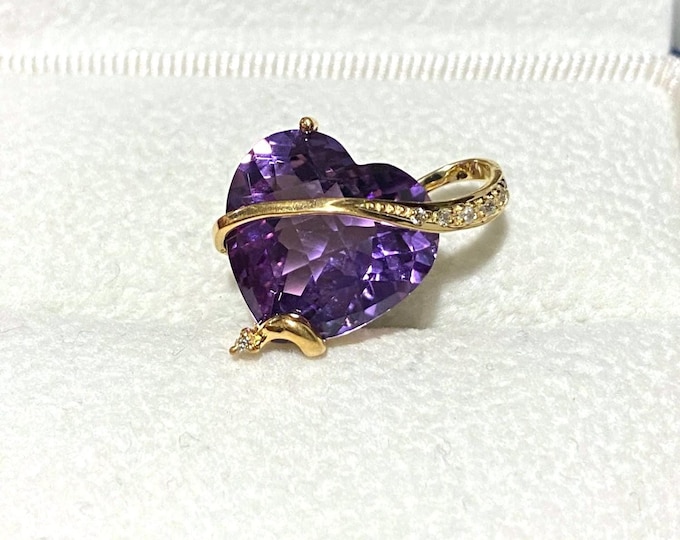 Vintage 18K 750 Solid Yellow Gold 7.18ctw Natural Amethyst & Diamond Heart Pendant.