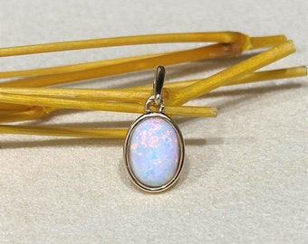 Vintage 14K Solid Yellow Gold White Opal Pendant.