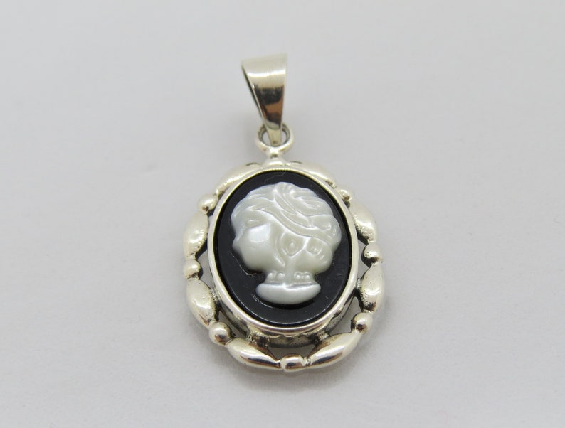 Vintage Sterling Silver Women Portrait Cameo Pendant