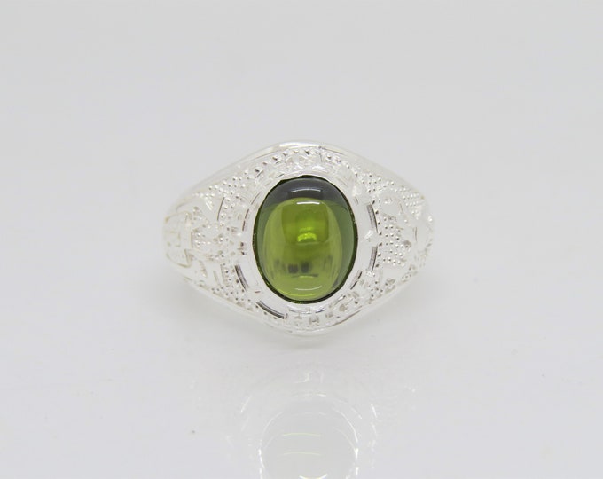 Vintage Sterling Silver Peridot Cabochon Ring Size 9