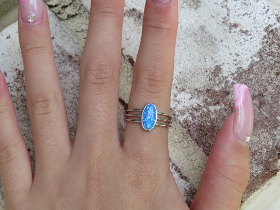 Vintage Sterling Silver Blue Opal Ring. - image 7