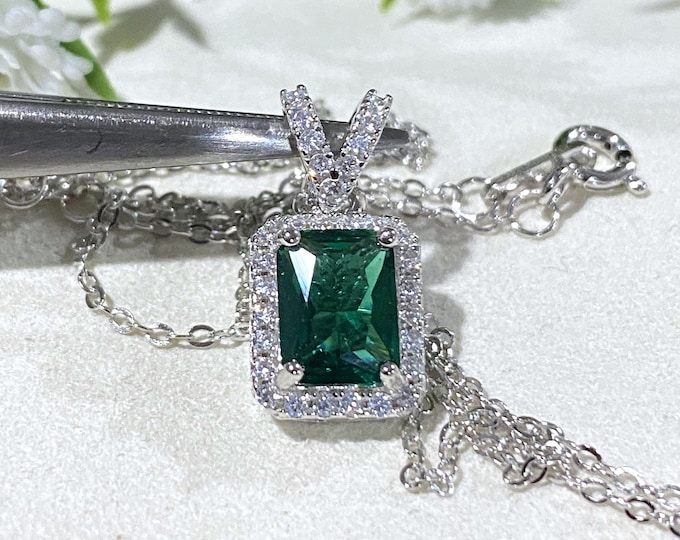 Vintage Sterling Silver Emerald & White Topaz Pendant.
