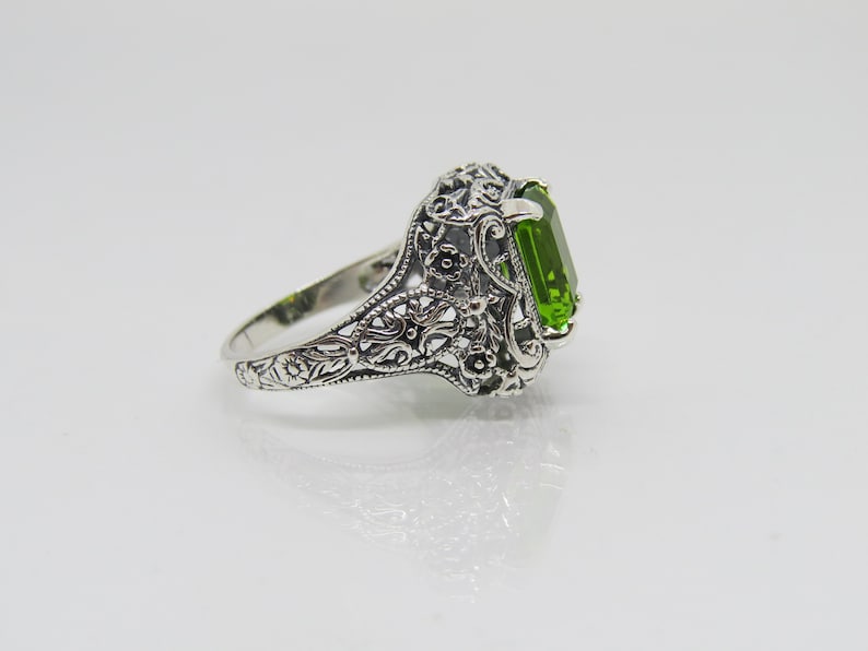 Vintage Sterling Silver Peridot Filigree Ring Size 8