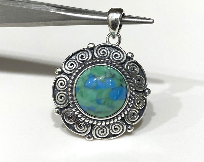 Vintage Sterling Silver Turquoise Pendant.