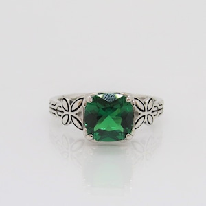 Vintage Sterling Silver Cushion cut Emerald Carved Ring Size 9