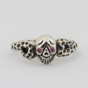 Vintage Sterling Silver Red Ruby Skull Ring Size 8
