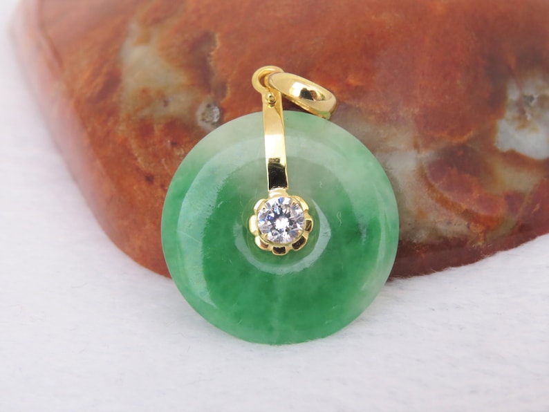 White Jadeite Jade /& White Topaz Donut Circle Pendant Vintage 18K Solid Yellow Gold Green