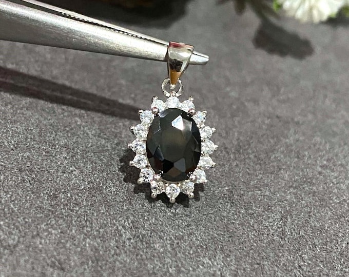 Vintage Sterling Silver Oval cut Black Sapphire & White Topaz Pendant.