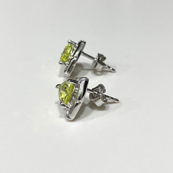 Vintage Sterling Silver Peridot Triangle Earrings. - image 4