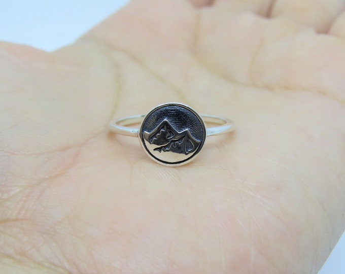 Vintage Sterling Silver Mountain Ring Size 7