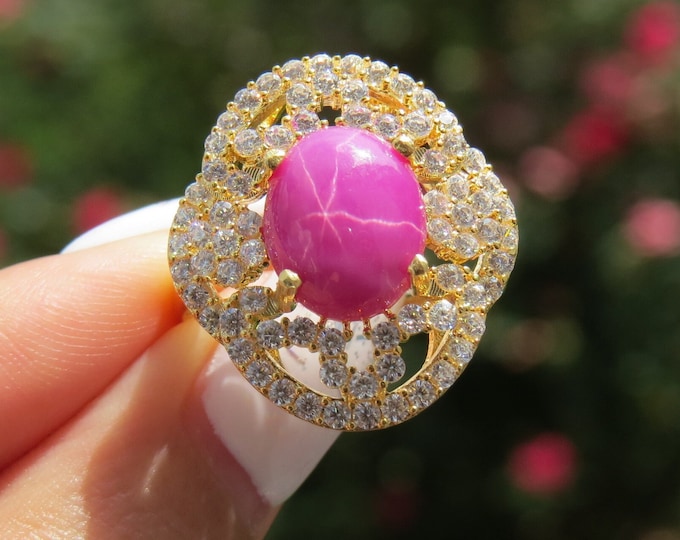 Vintage 18K Solid Yellow Gold Star Ruby & White Topaz Ring Size 8