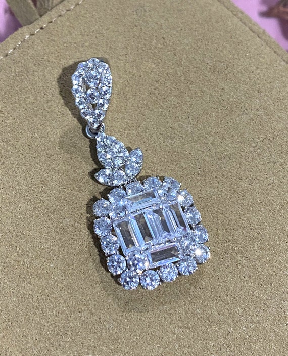 Vintage 18K White Gold White Topaz Pendant. - image 4