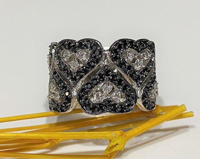 Vintage Sterling Silver Blac & White Sapphire Hearts Dome Ring.