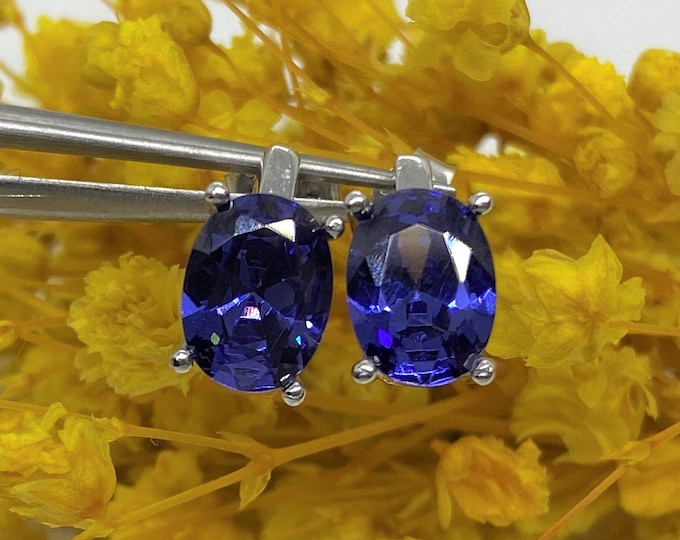 Vintage Sterling Silver Oval cut Tanzanite Earrings.
