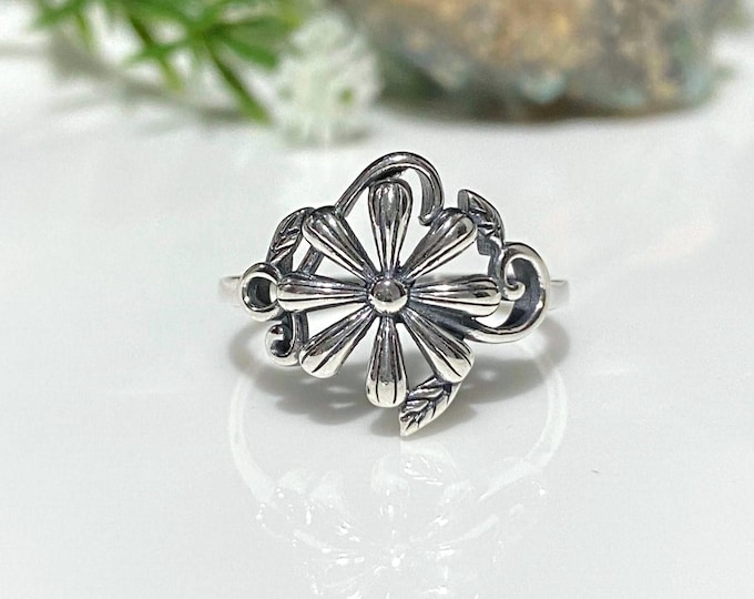 Vintage Sterling Silver Flower Ring Size 6