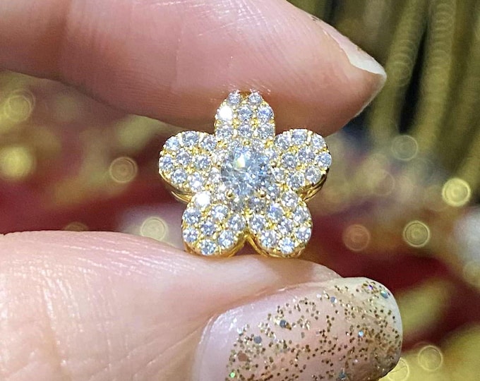 Vintage 14K Solid Yellow Gold White Topaz Flower Charm. Make for Bracelet.