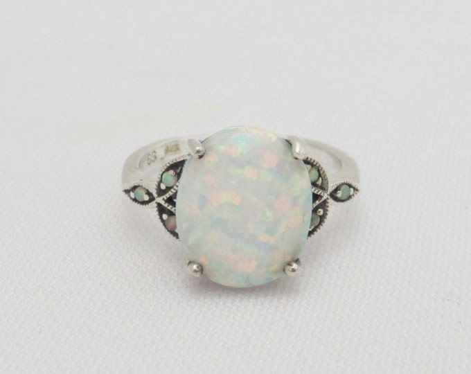 Vintage Sterling Silver White Opal Ring Size 10