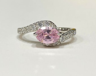 Vintage ring i sterlingsilver med rosa safir och vit topas.