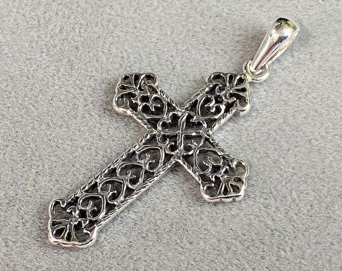 Vintage Sterling Silver Filigree Cross Pendant.