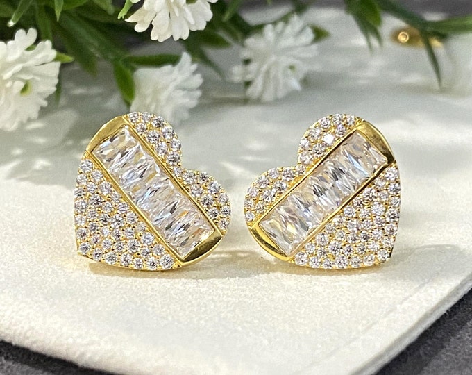 Vintage 15K 610 Solid Yellow Gold White Topaz Heart Earrings.