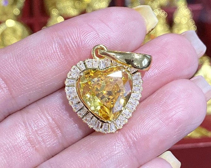 Vintage 15K 610 Solid Gold Heart cut Citrine & White Topaz Pendant.