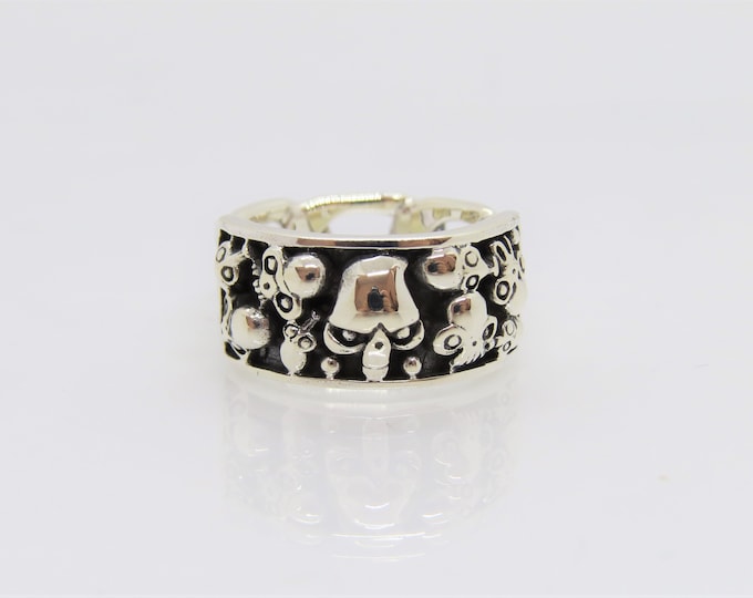 Vintage Sterling Silver Skulls Band Ring Size 8.5