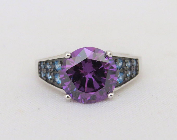 Vintage Sterling Silver Round cut Amethyst & Blue Topaz Solitaire Ring Size 7