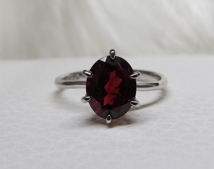 Sterling Silver Dark Red Oval cut Garnet Ring.