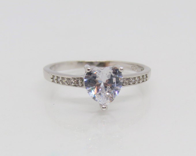 Vintage Sterling Silver Heart cut White Topaz Solitaire Ring Size 8