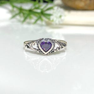 Vintage Sterling Silber Amethyst Herz filigraner Ring.