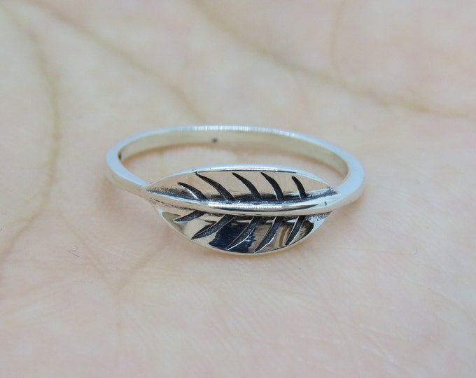Vintage Sterling Silver Leaf Ring Size 7