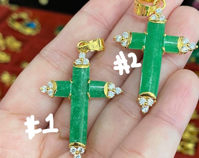 Vintage 18K Solid Gold Green Jadeite Jade & White Topaz Cross Pendant.