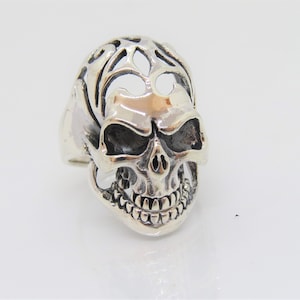 Vintage Gothic Sterling Silver Skull Ring Size 8.5