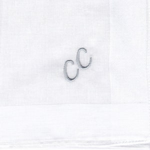 Fazzoletto da uomo ricamato con il tuo monogramma in corsivo 3